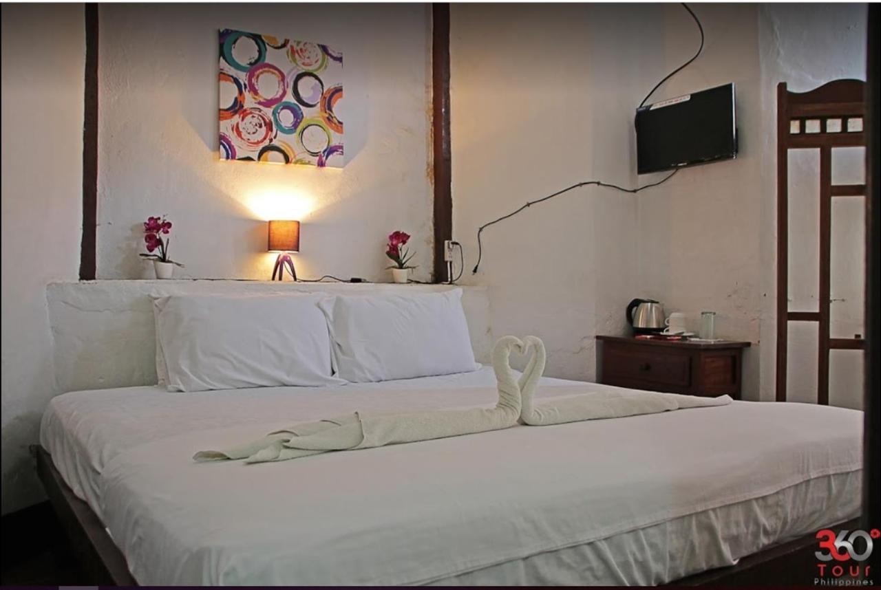 Escolta'S Homey Lodge Vigan Exterior photo