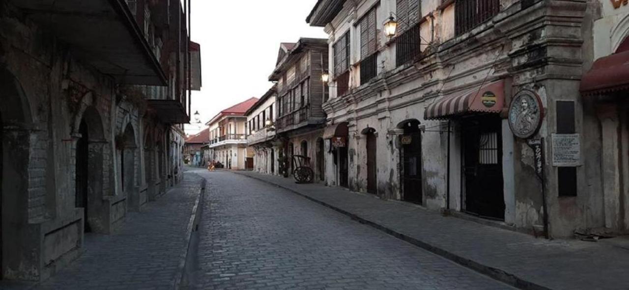 Escolta'S Homey Lodge Vigan Exterior photo