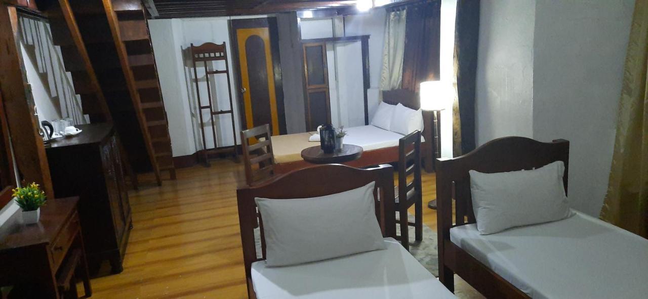 Escolta'S Homey Lodge Vigan Exterior photo